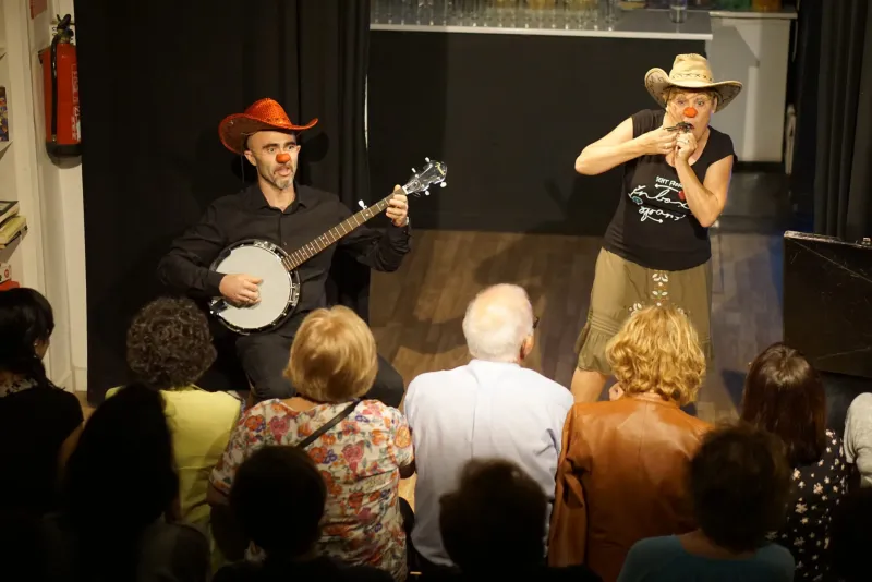 Los Quecos – Primavera en los Barrios