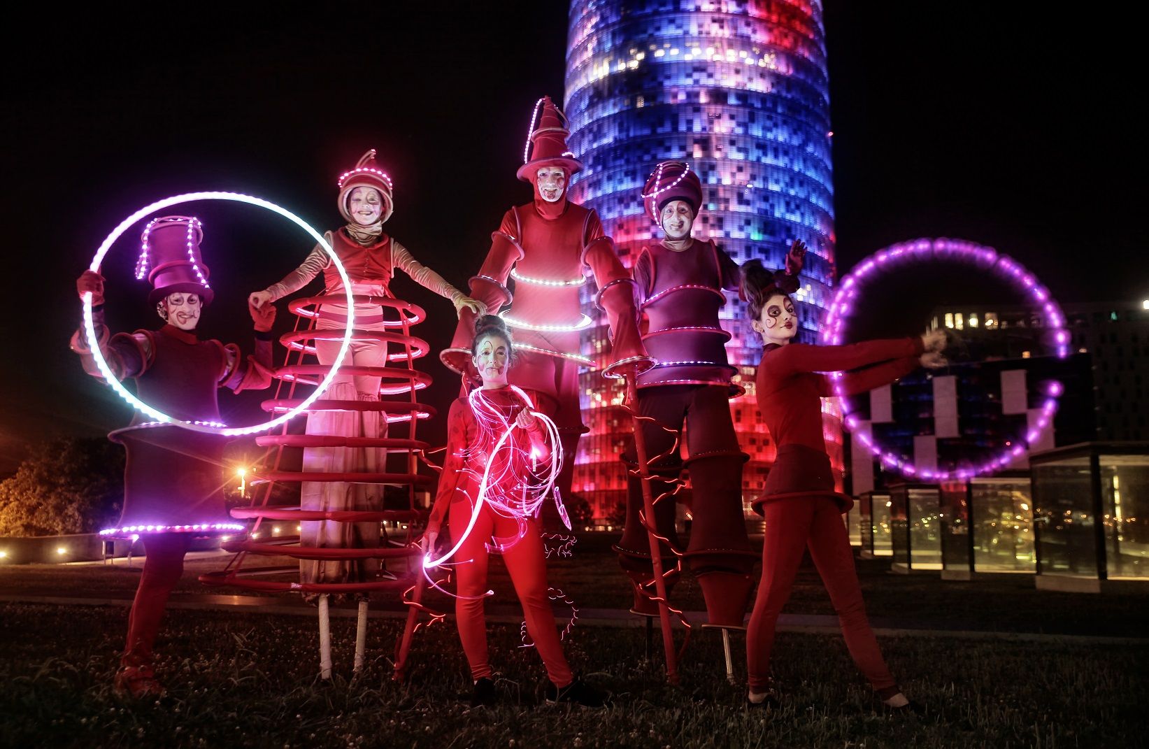 Cercles Cía. Todo Zancos