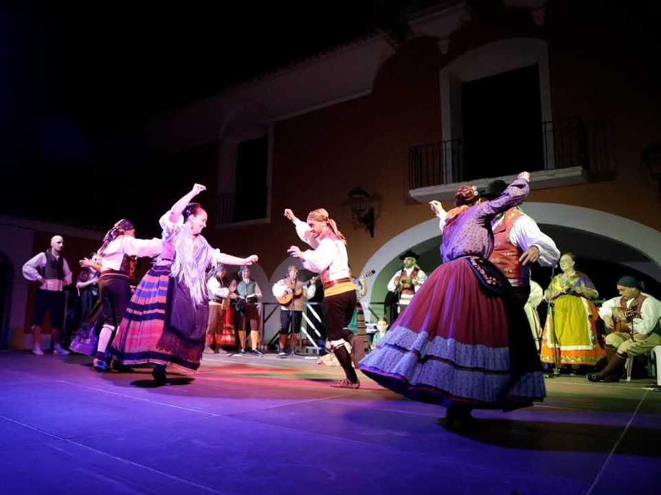 Grupo de folklore abuela Santa Ana