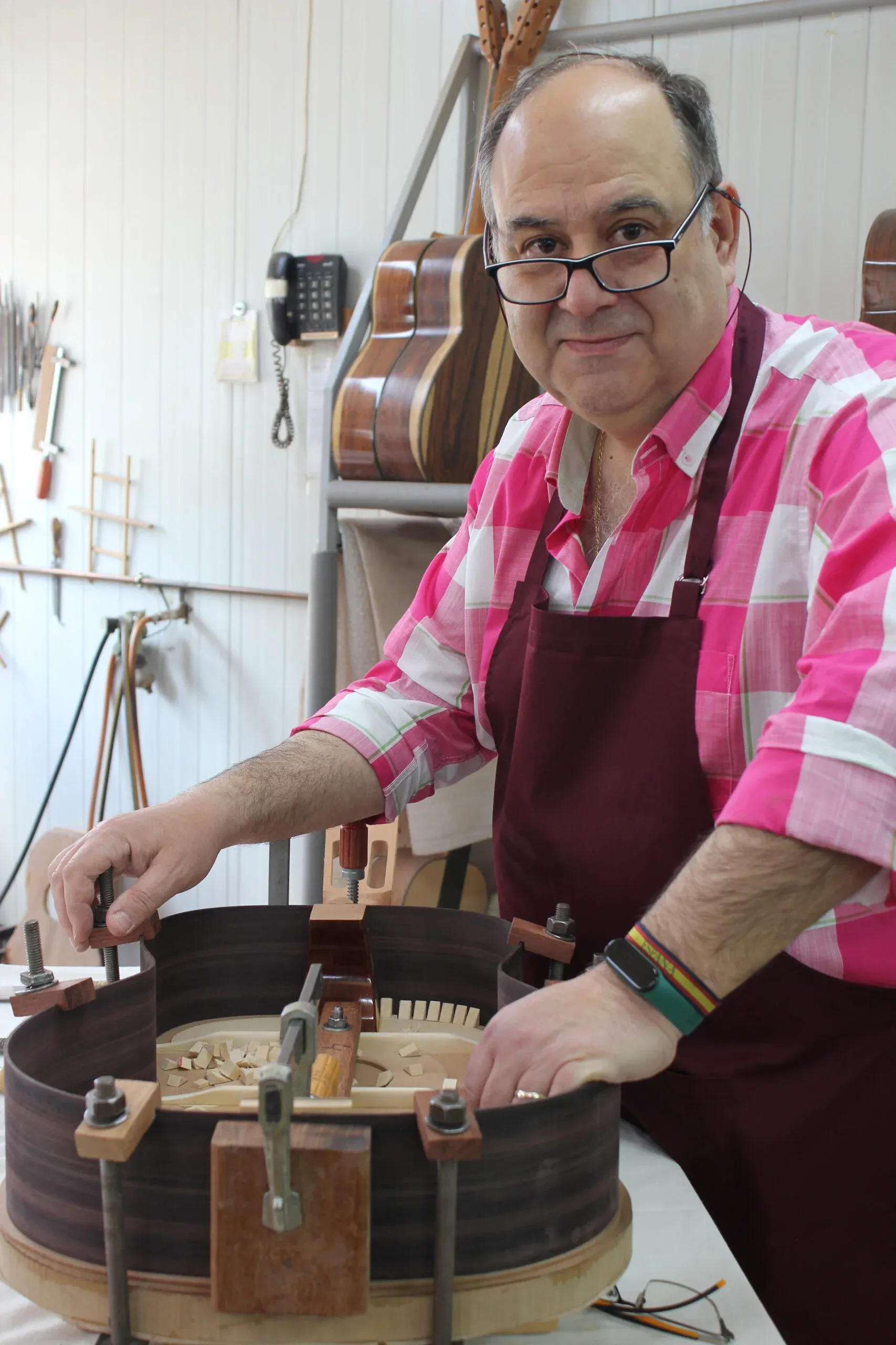 Luthier Vicente Carrillo